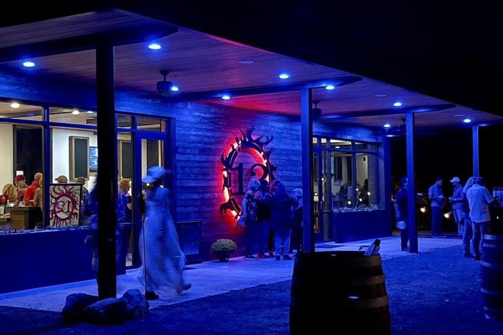 约翰逊城 12 Fires Luxury Glamping With Heating #3酒店 外观 照片